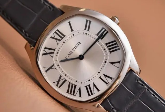 讓卡地亞手表重煥生機:解決久置不走問題全攻略(圖) 讓卡地亞手表重煥生機:解決久置不走問題全攻略(圖)